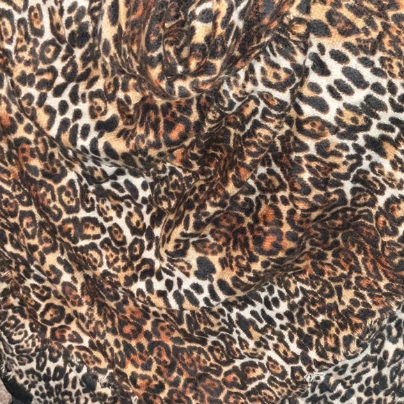 Accessory ST New York Leopard Print, Taupe, Shawl, Poncho, - Picture 4 of 5